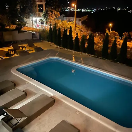 Apartment Seaesta Nika *